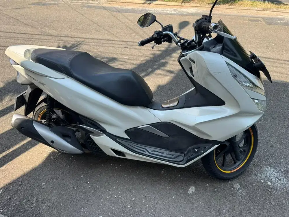 Honda PCX 2019 (Putih)