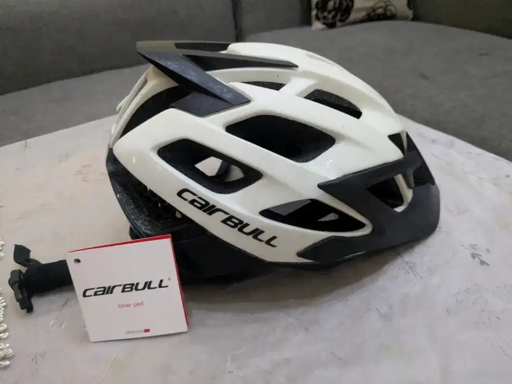 HELM sepeda Cairbull size M
