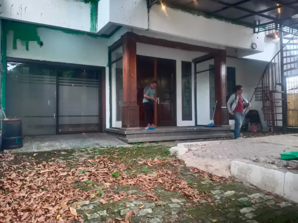 Rumah sewa pinggir jalan Lenteng agung