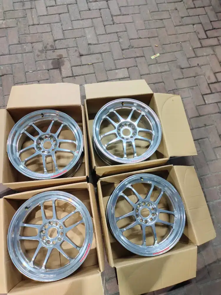 Velg Cp035 Polish Used Pemakaian R18 ET40 L8.5 No TT ( Jual Aja )