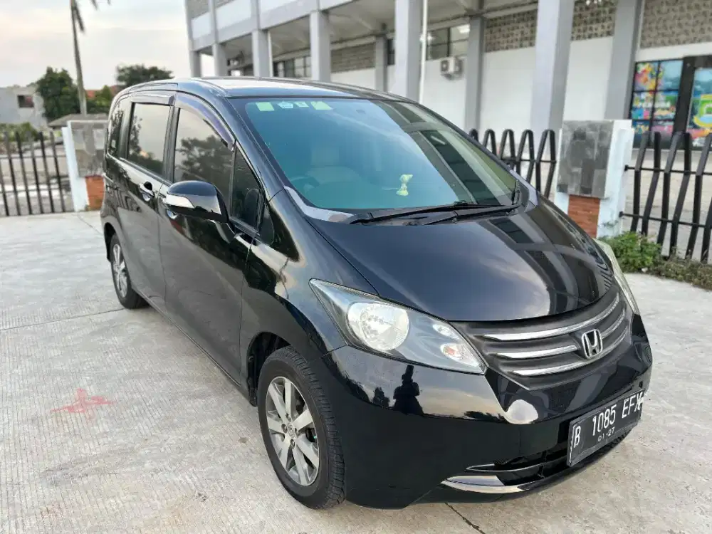 Dijual Honda Freed PSD 2011