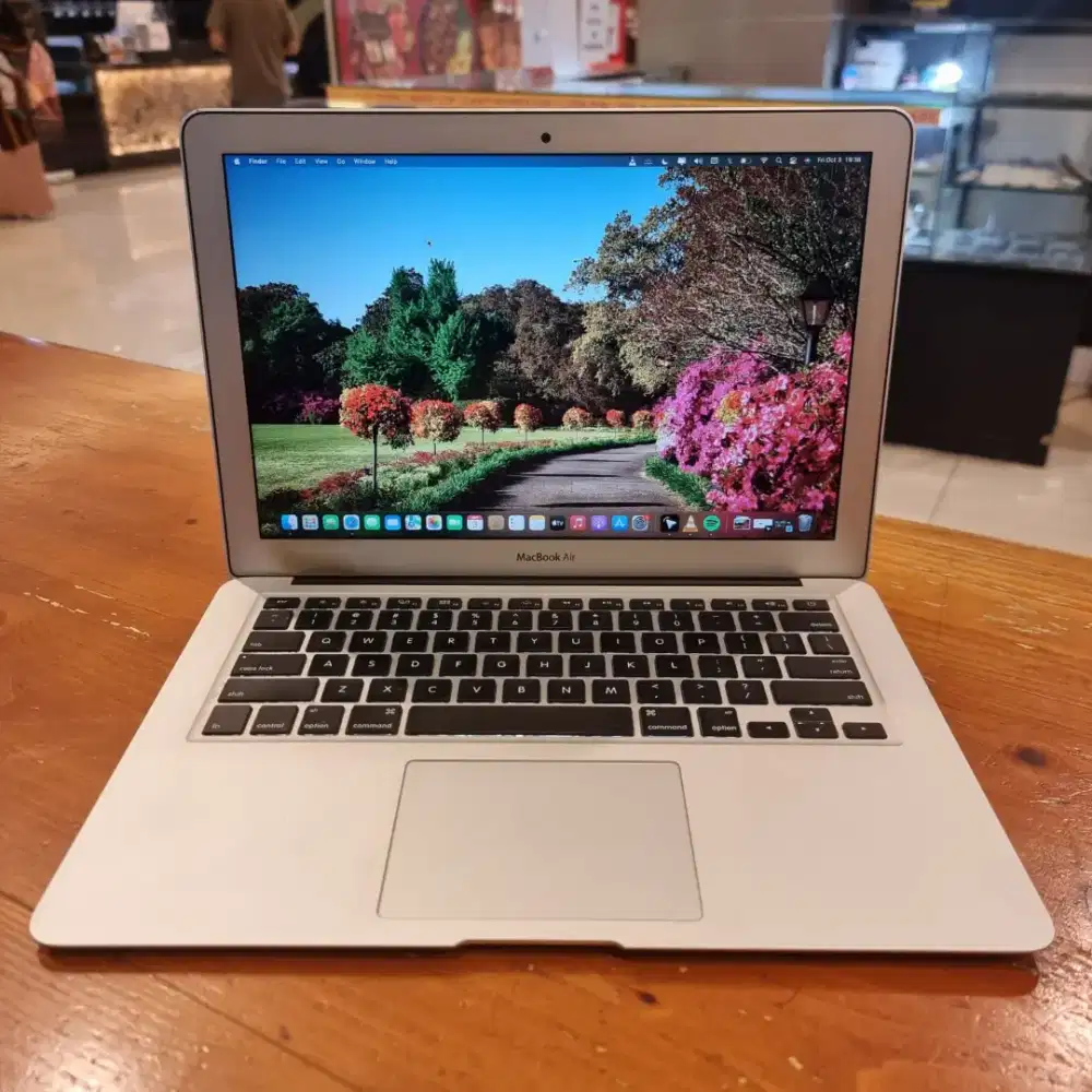 Macbook Air 13 inch ,mid 2012