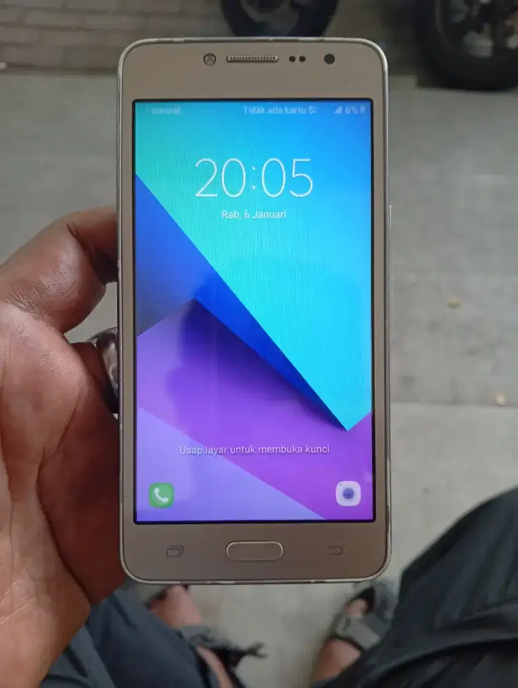 Sale samsung J2 prime gold jaringan 4g hp,kabel cas mulus kamera bning