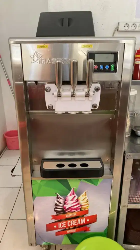 Mesin soft ice cream WIR-818F
