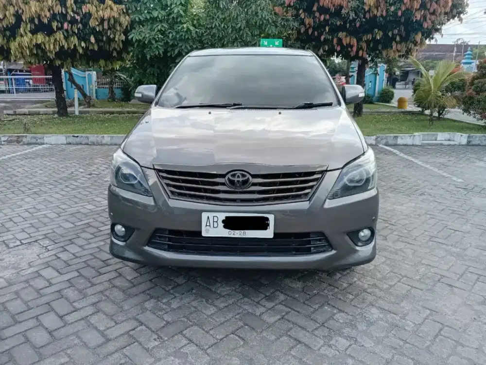 Toyota Innova tahun 2012 tipe V manual