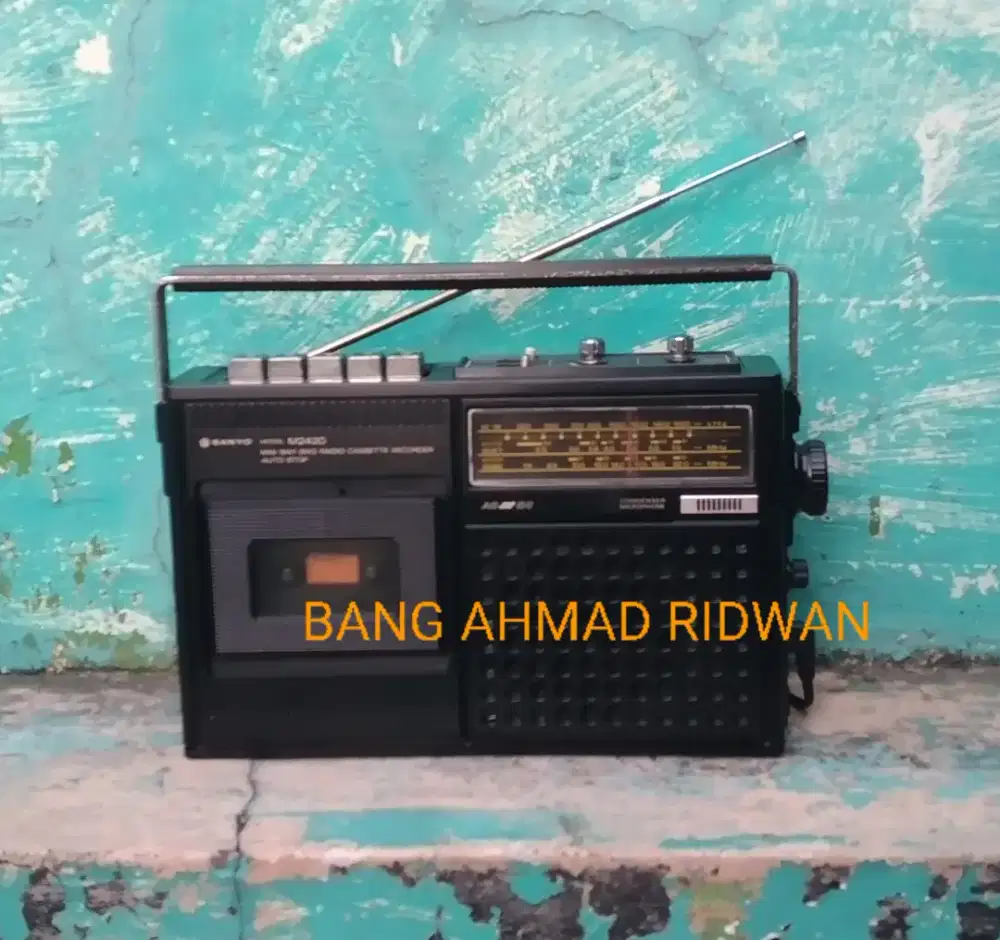 SANYO tape kaset pita radio MW AM SW antik jadul kuno tua klasik