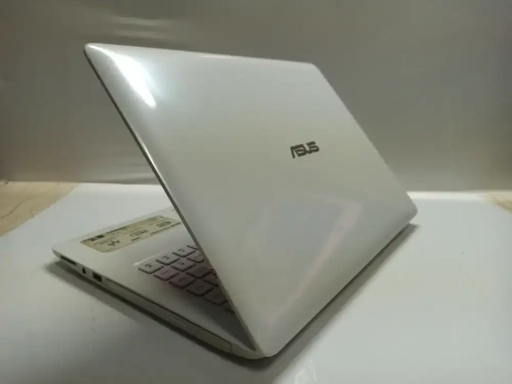 Laptop karyawan /gaming.. Asus A456U i5 Gen6 /8Gb /256Gb /Double Vga