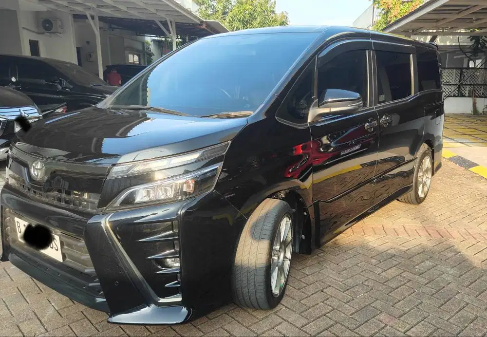 Toyota Voxy 2.0. km