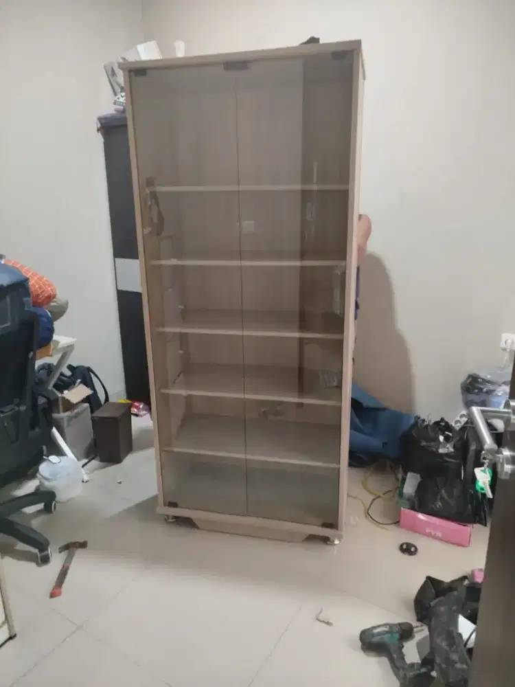 Rak Buku Minimalis