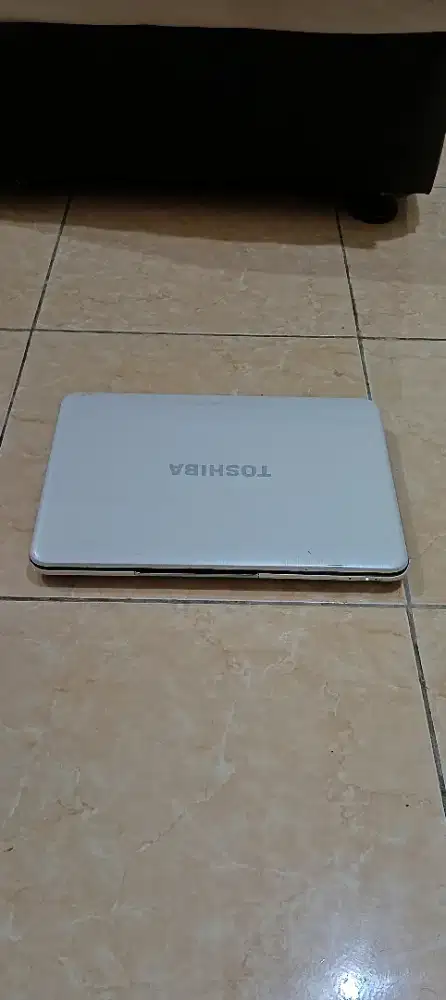 Laptop TOSHIBA 14 INCH ULTRA SPEAKER