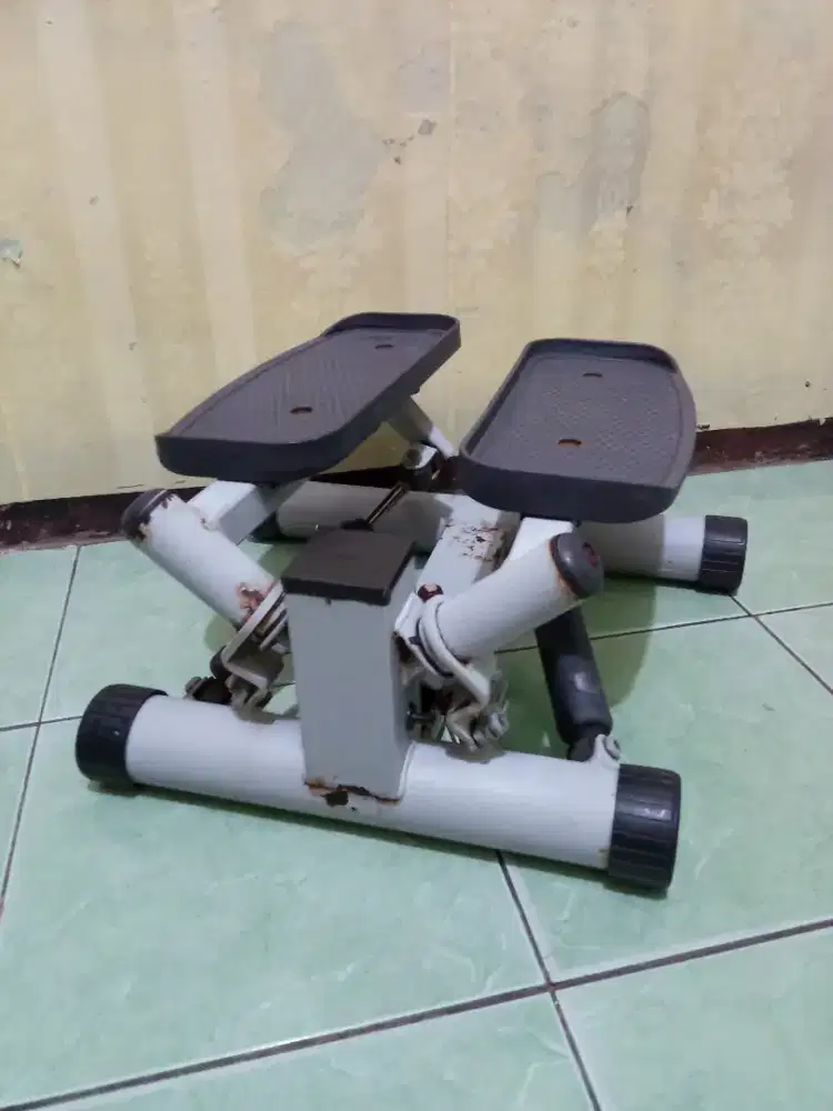 Alat fitnes/olahraga/terap