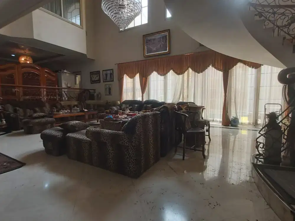 Rumah dijual layak huni dan tenang, di Jl. Denpasar I, Mega Kuningan.