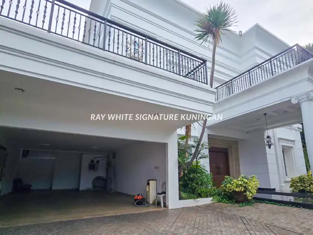 Rumah Mewah 2 Lantai Lokasi Prime di Jl Patra Kuningan Raya