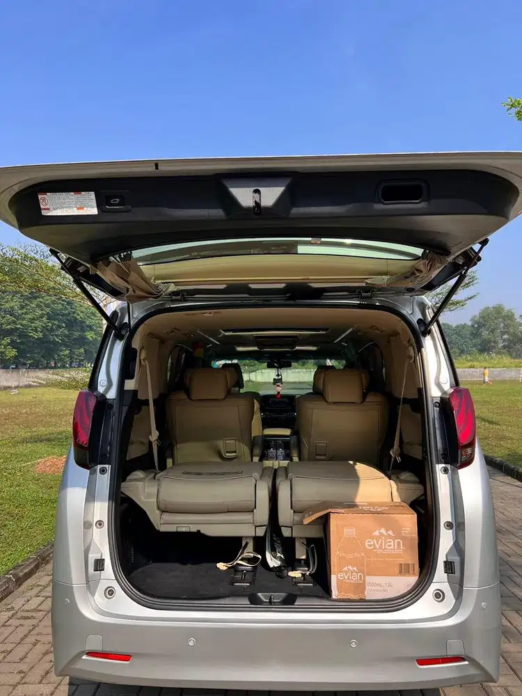 Dijual Alphard 2017 silver warna jarang yang punya