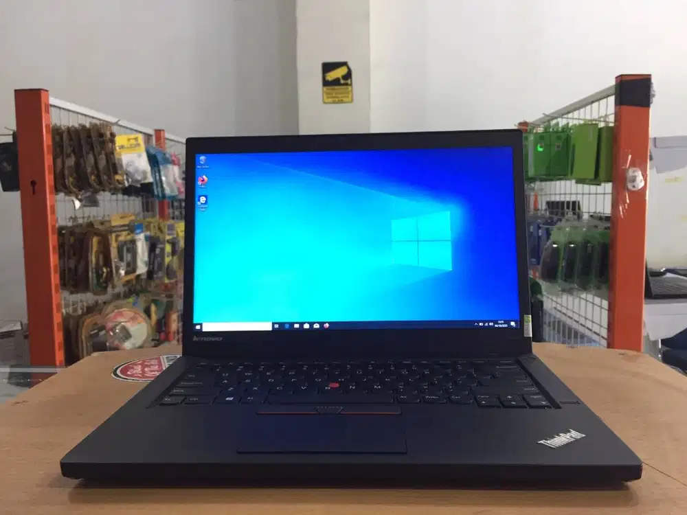 Laptop Lenovo ThinkPad T450S Core i7Gen5 Ram 8GB SSD 256GB Slim Mulus