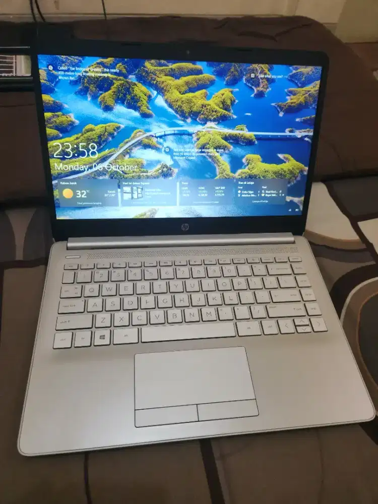 Laptop HP 14s dk0073AU AMD A4 Radeon R3 4GB / 1TB laptop charger