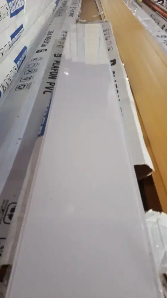 PLAFON PVC MENERIMA ANTAR BAHAN & TERPASANG