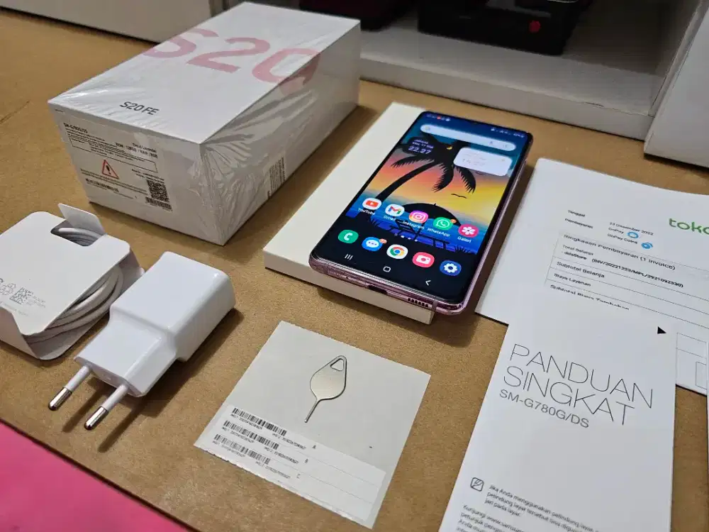 Samsung S20 FE mulus pisan like new lengkap pemakaian istri