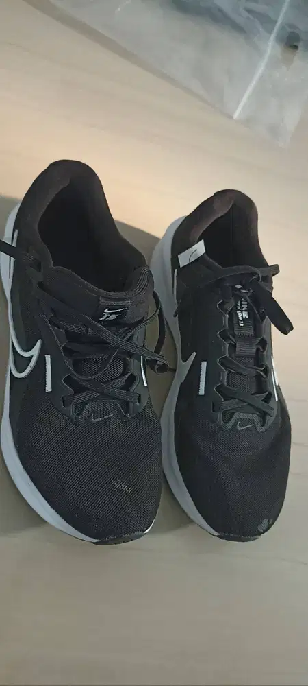 Jual sepatu Nike Downshifter 13 Blackk