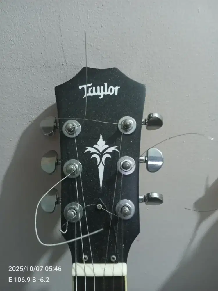 Gitar akustik elektrik