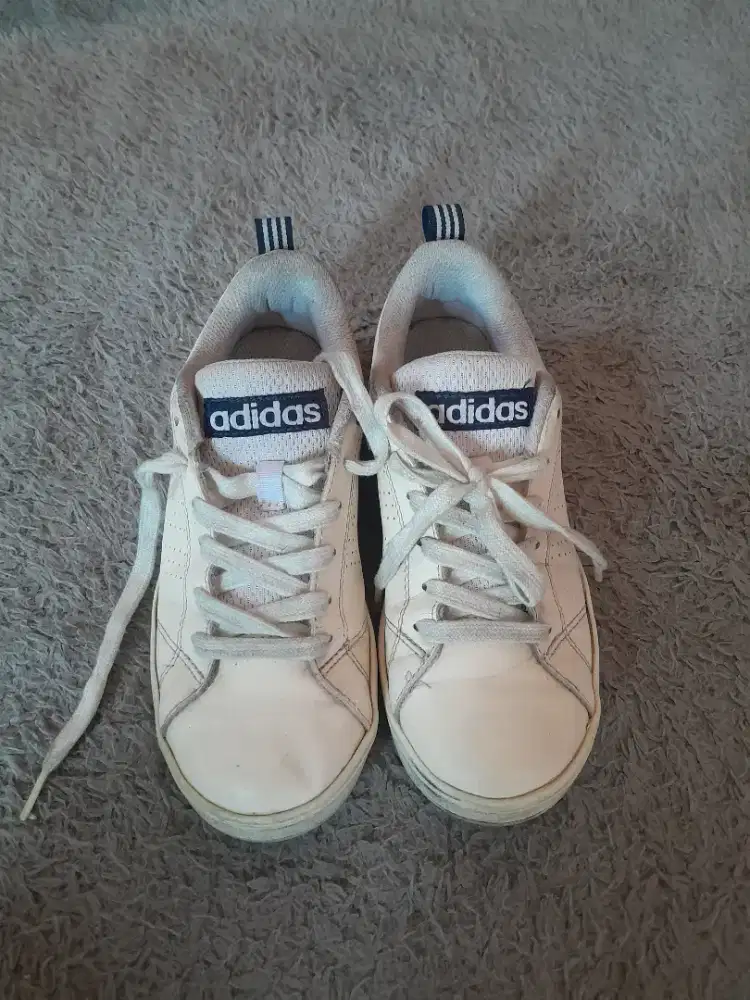 Sepatu second adidas neo size 39