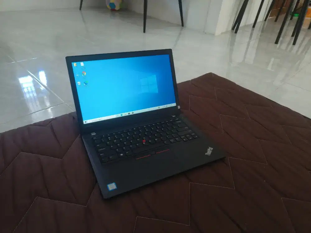 Lenovo thinkpad T470 core i5 8/256gb ssd nvme m.2 laptop siap pakai