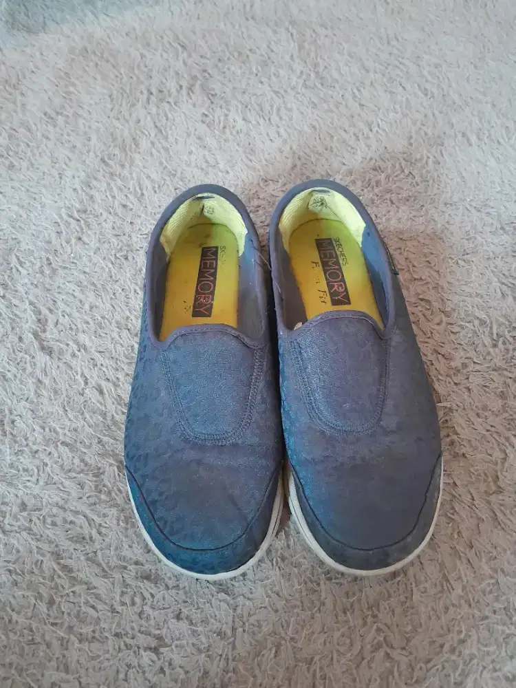 Sepatu second skechers gowalk 37