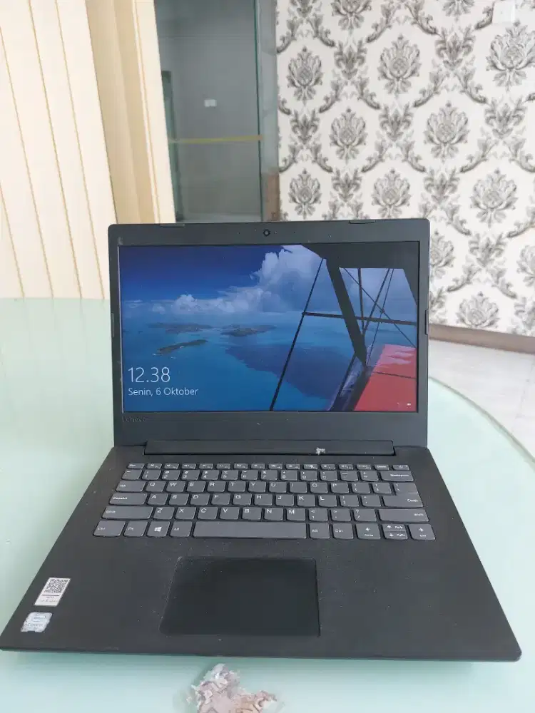 Laptop Lenovo i3 gen 7 RAM 8BG, SSD 256GB + HDD 1TB