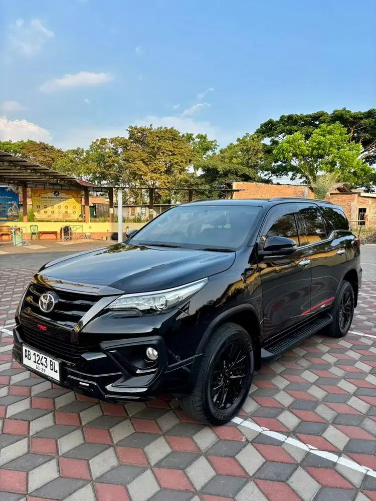Fortuner VRZ TRD Low KM