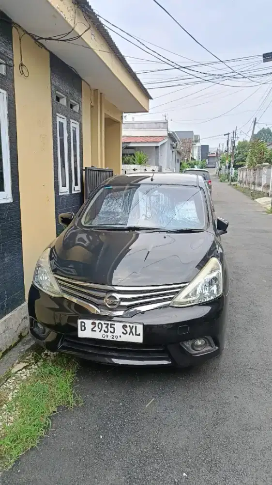Nissan Grand Livina 1,5XV 2014 Hitam