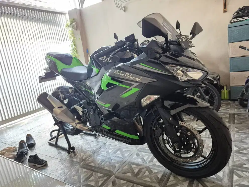 Dijual cepat new Ninja 250 fi 2020 keyless