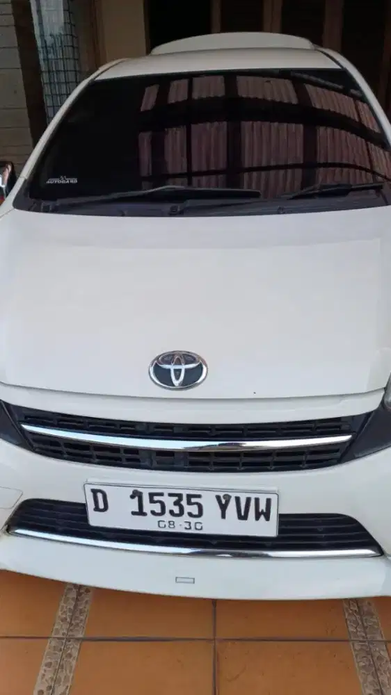 Toyota Agya 1,0 TRD 1000 cc 2015 Putih