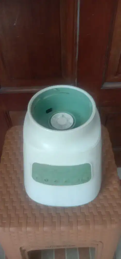 Mesin blender Philips type HR 2223,normal,yg di jual hanya mesin saja.