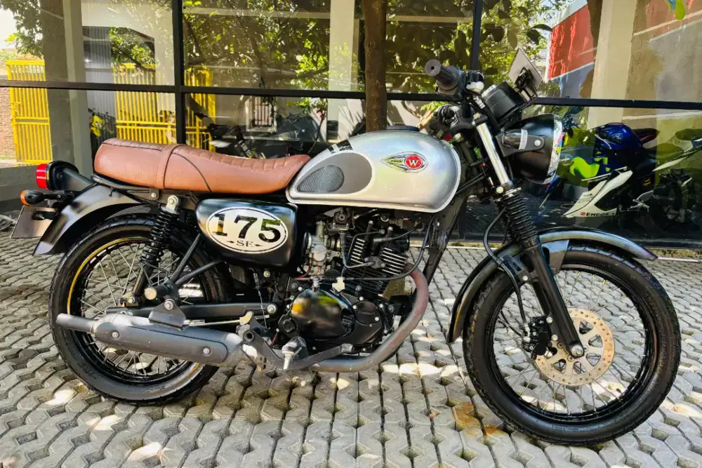 Kawasaki w175 se