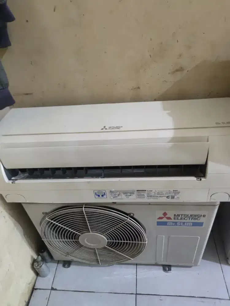 Ac Mitsubishi 1 1/2 pk dingin dan garansi
