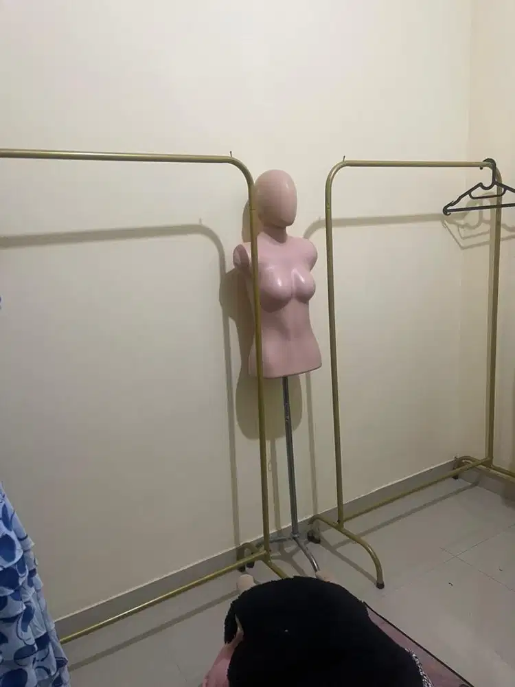 Display pakaian