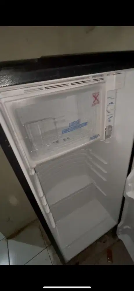 KULKAS AQUA 1 PINTU BEKAS