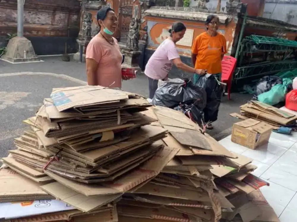 Kardus bekas banget brantakan