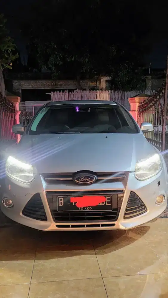 Ford Focus Sedan 2013