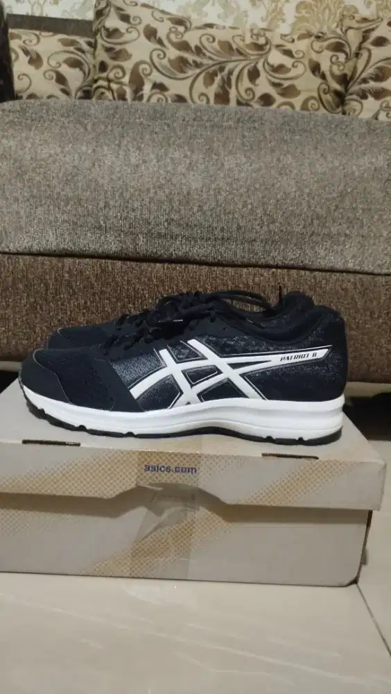 Sepatu asics running original