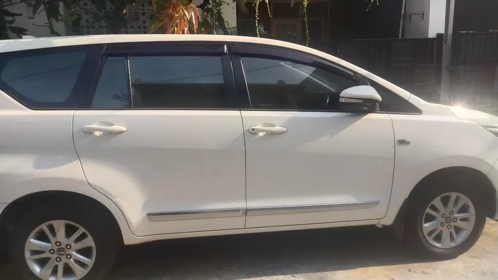 Dijual Toyota Kijang Innova type G 2.0  Luxury 2016 Bensin