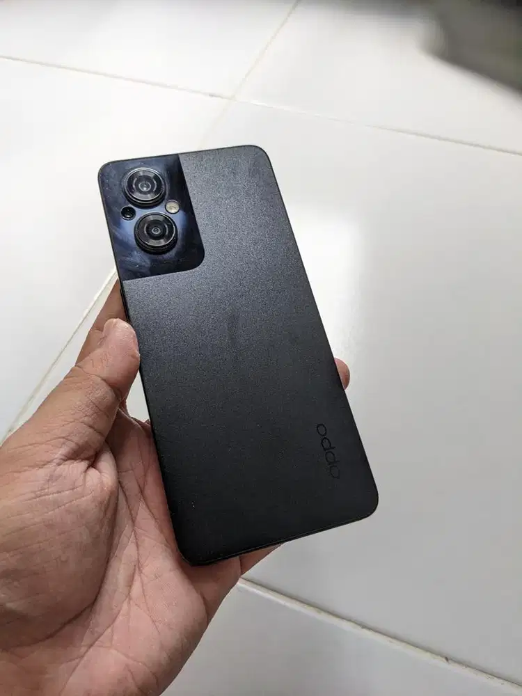 Oppo Reno 8z 5G 8/256gb minus sedikit