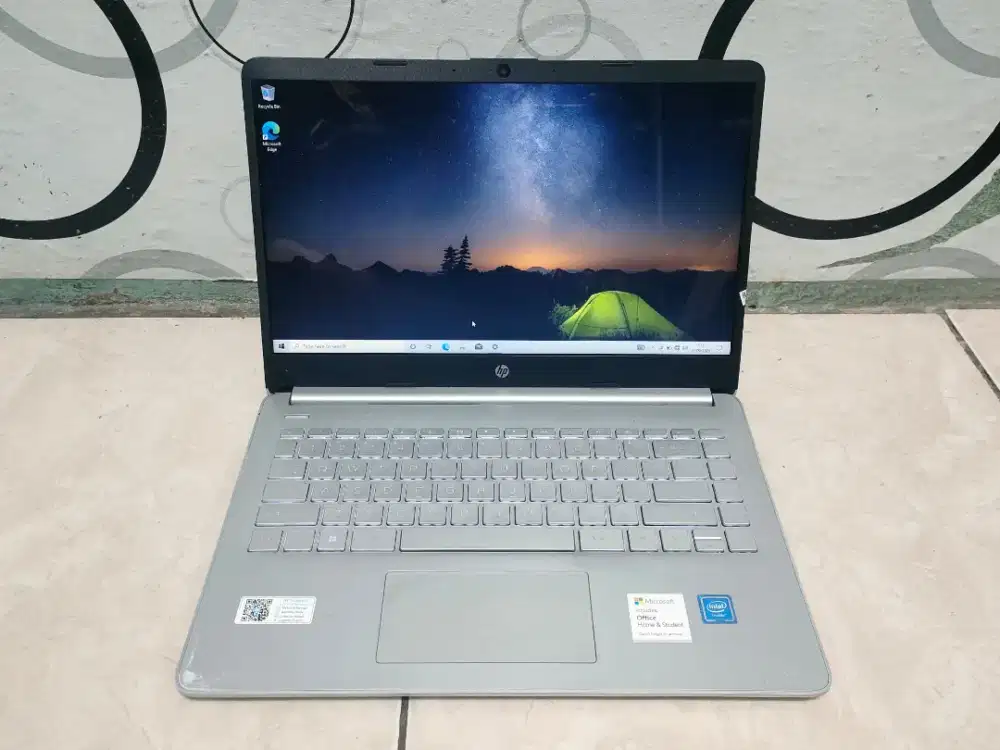 Laptop HP 14AMD A8 - 7410 (4CPU) ~2.3Ghz