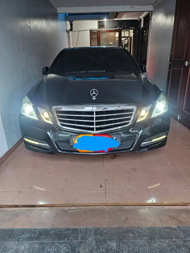 Mercedez-Benz E300 Avantgarde 2012