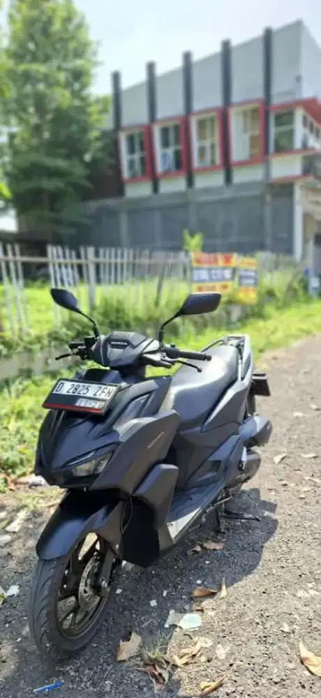 Honda Vario 160cc 2023 
Warna Hitam
Km 20rb