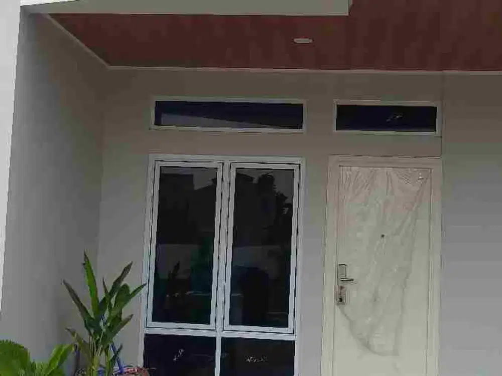 Rumah Baru ready furniture di kompleks Pharmindo Cijerah