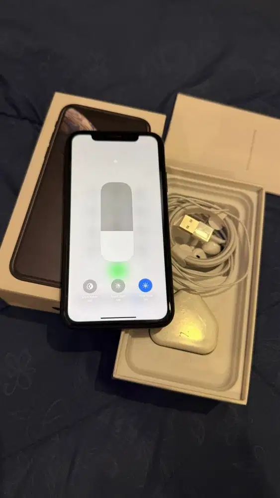 Dijual Iphone Xr Black 64GB Lengkap Terdaftar