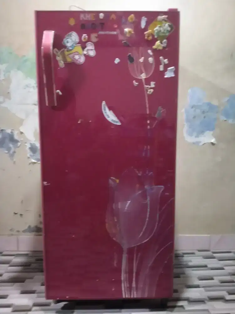 Jual kulkas 1 pintu merk Polytron masih normal blm perna servis