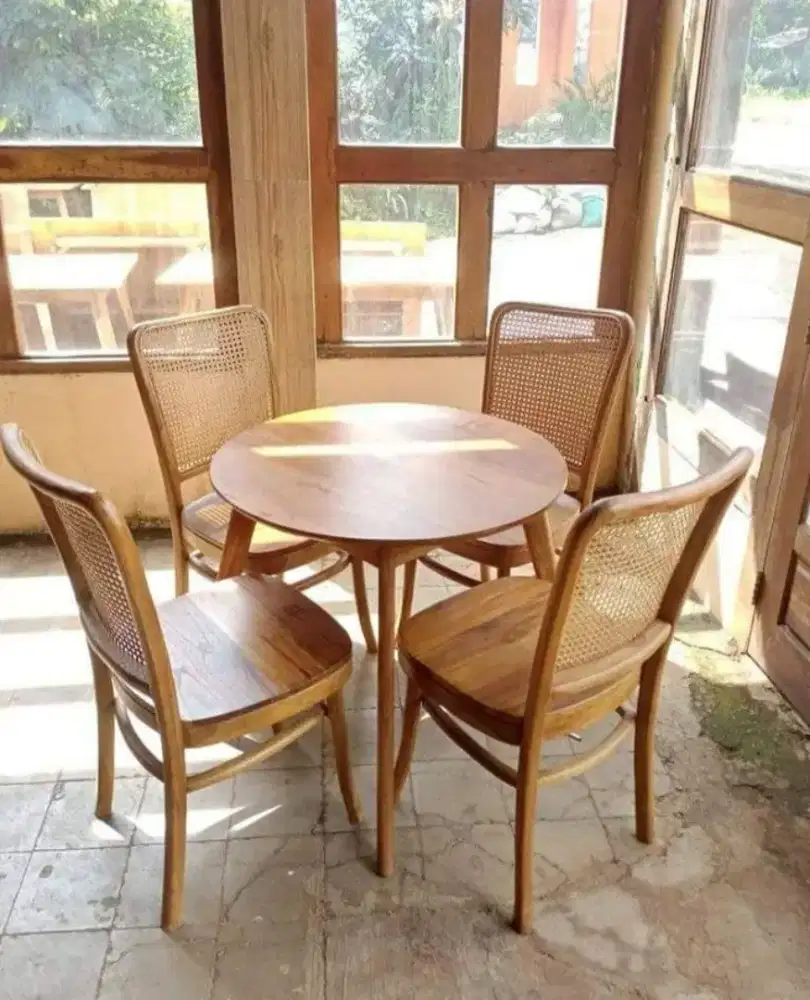 Ready stok meja makan minimalis modern