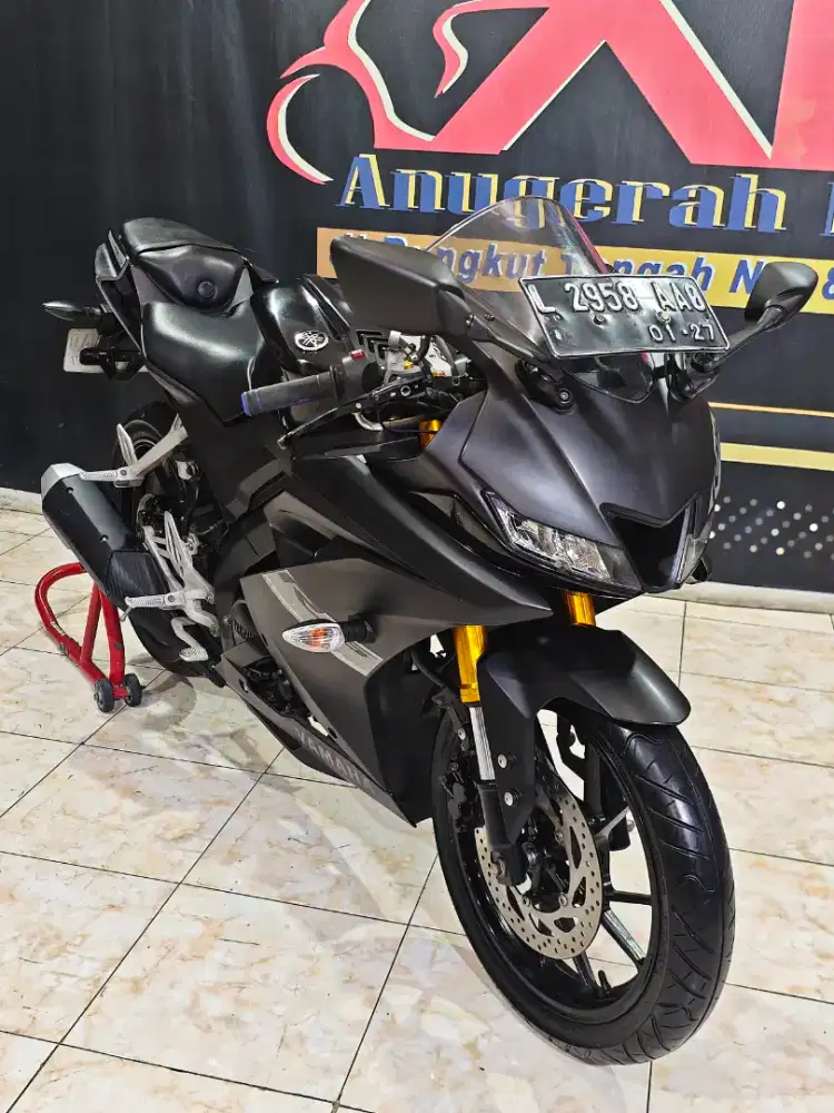 R15 V3 black matte km low reg.2022 super keren. Anugerah motor rungkut